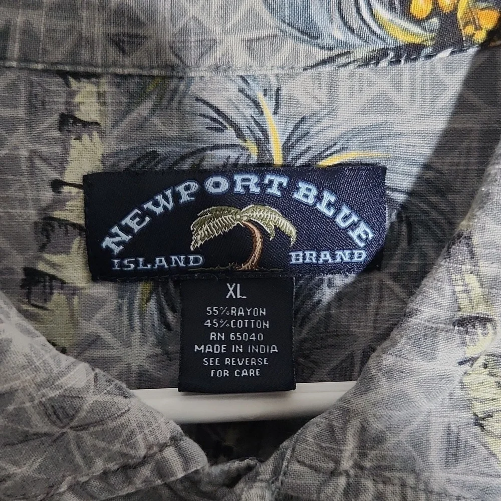 Newport Shirt Mens Size XL Blue Island Brand Butto Vintage Palmtree Hawaii